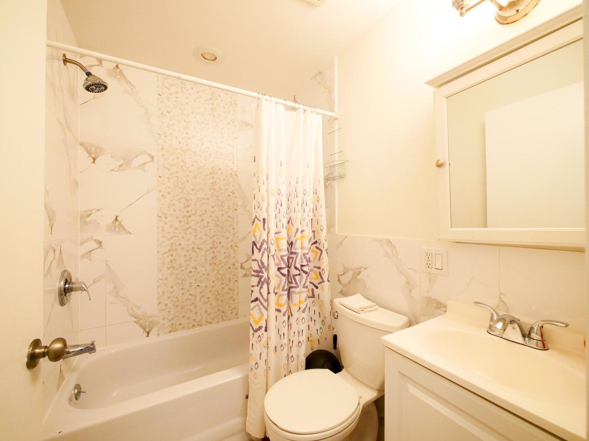Deluxe Studio Minutes From Nyc! Union City Eksteriør bilde